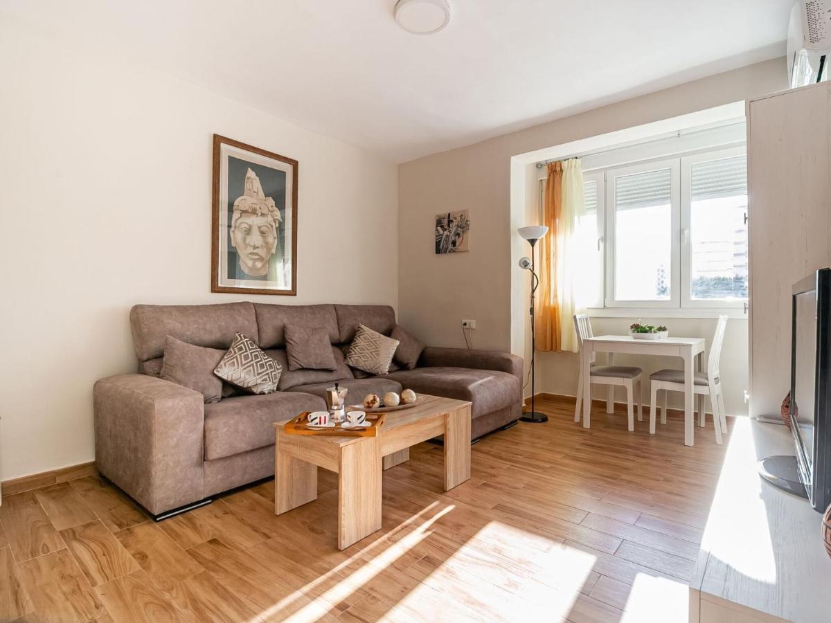 Apartment Comfortable In Near Seabeach Málaga